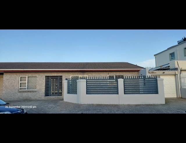 3 BEDROOM PROPERTY TO RENT IN RONDEBOSCH EAST